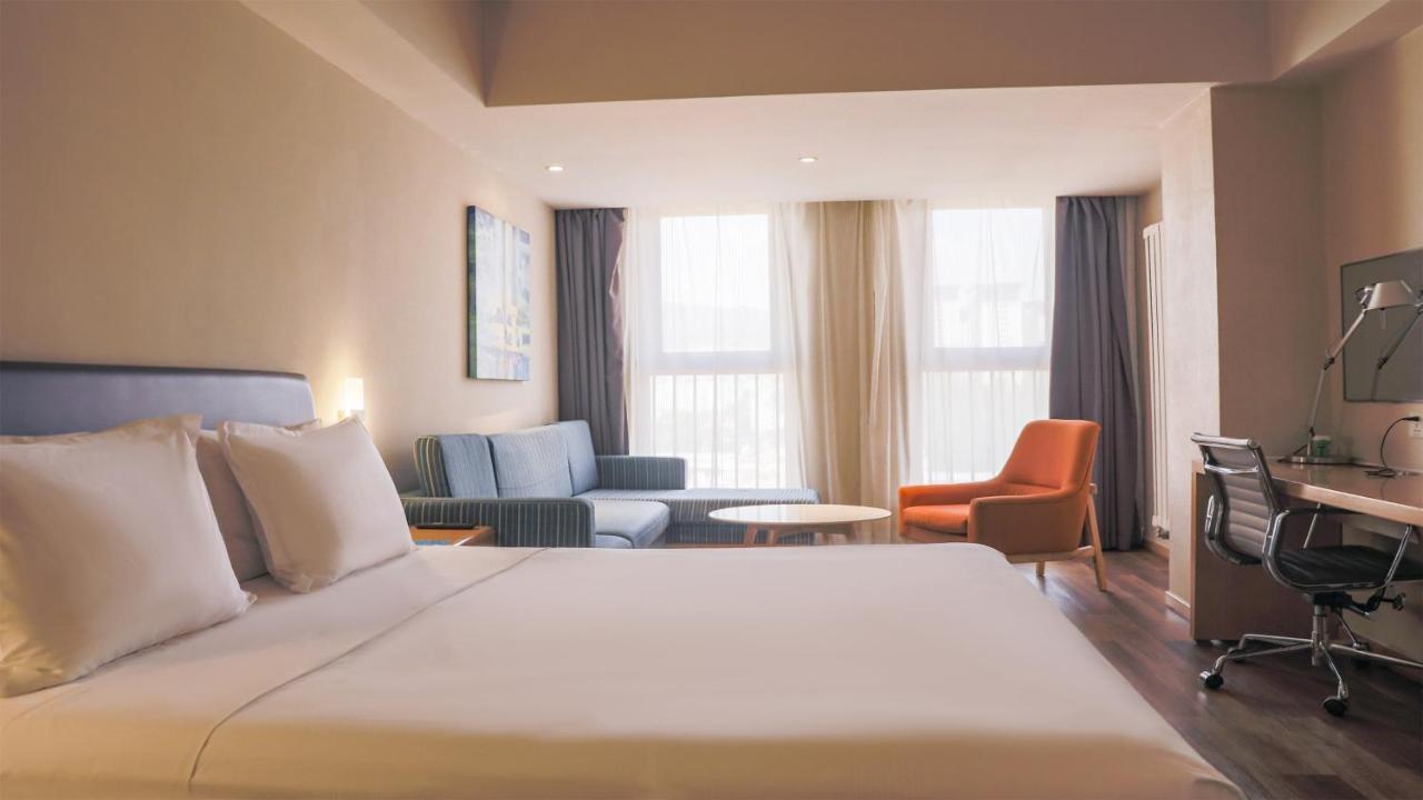 Holiday Inn Express Zhangjiakou Park View, An Ihg Hotel Exterior photo