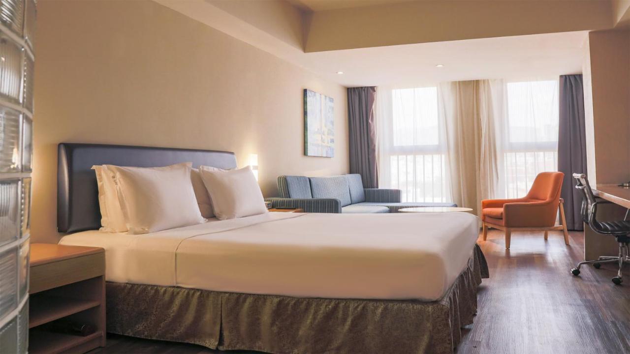 Holiday Inn Express Zhangjiakou Park View, An Ihg Hotel Exterior photo
